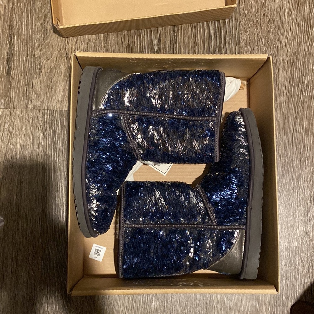 Ugg classic short sparkles 9